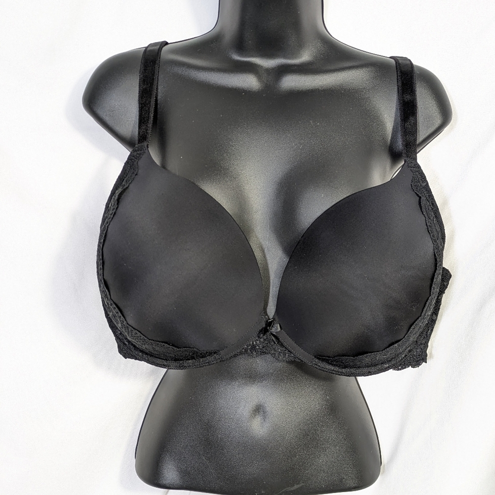 Torrid Black Curve Bra 40DDD Center‎ Bow Padded Lace Band